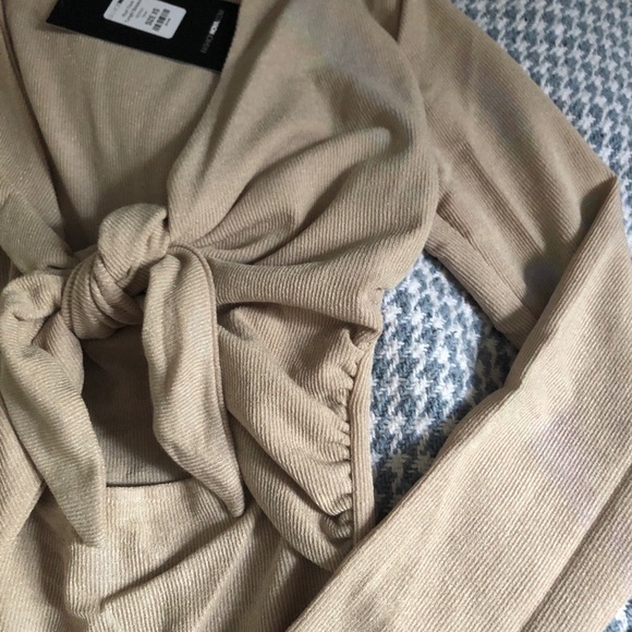 Tan knot stretchy bodysuit 2 for 1 - Picture 6 of 7